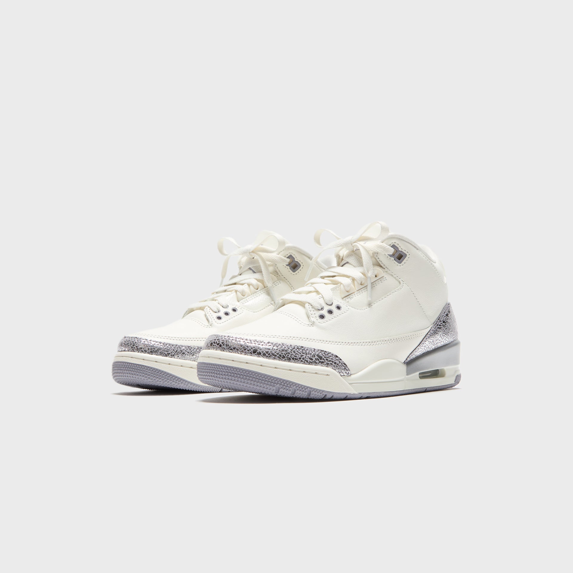 Nike WMNS Air Jordan 3 Retro - Sail / Cement Grey / Metallic Silver