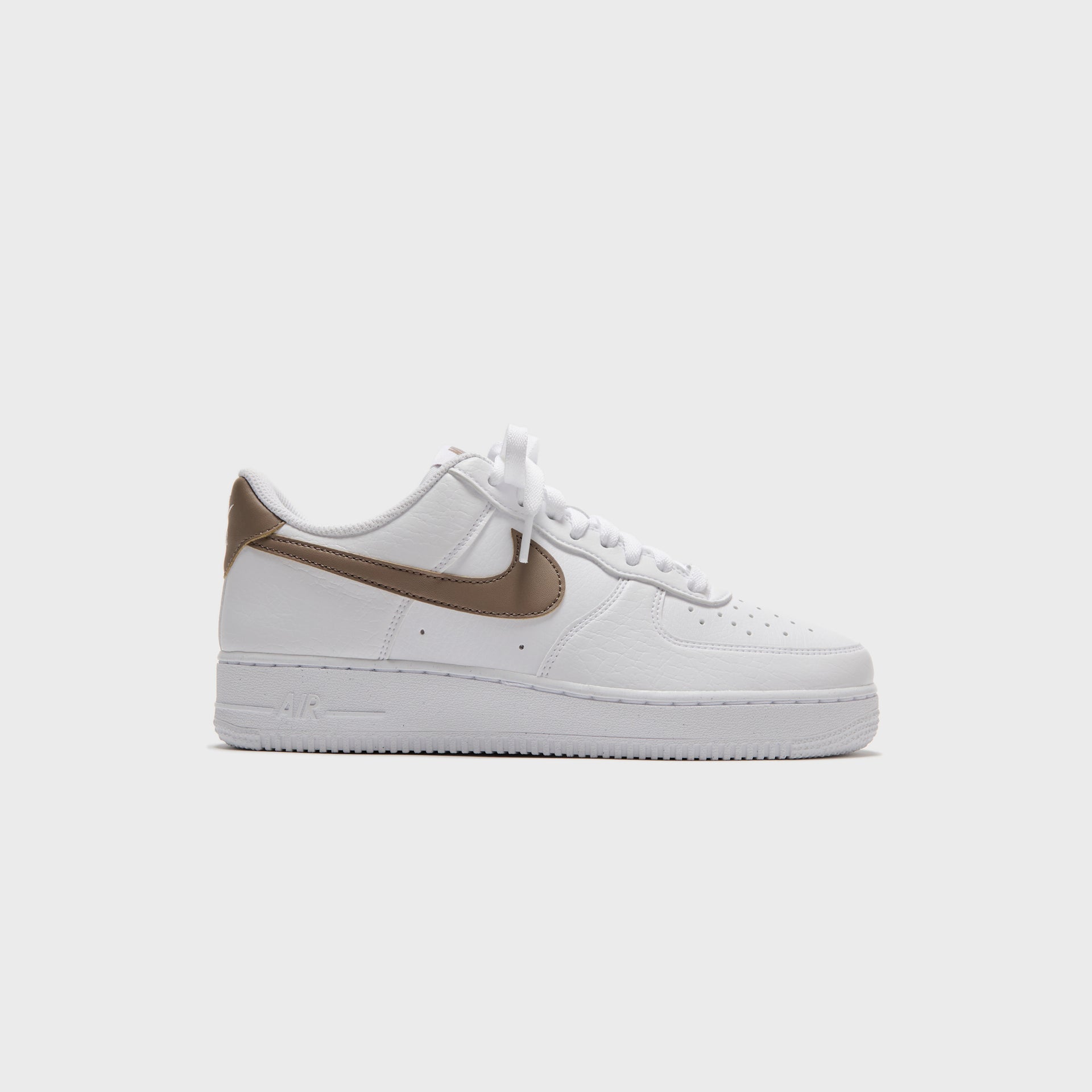 Nike WMNS Air Force 1 '07 - White / Mink Brown